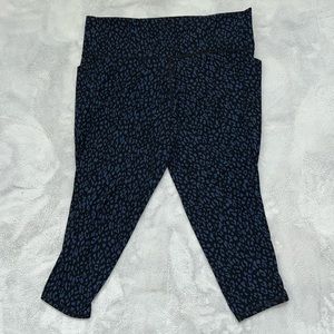 Athleta Salutation Stash Pocket II 7/8 Legging, Dark Blue Leopard, Women’s 3X